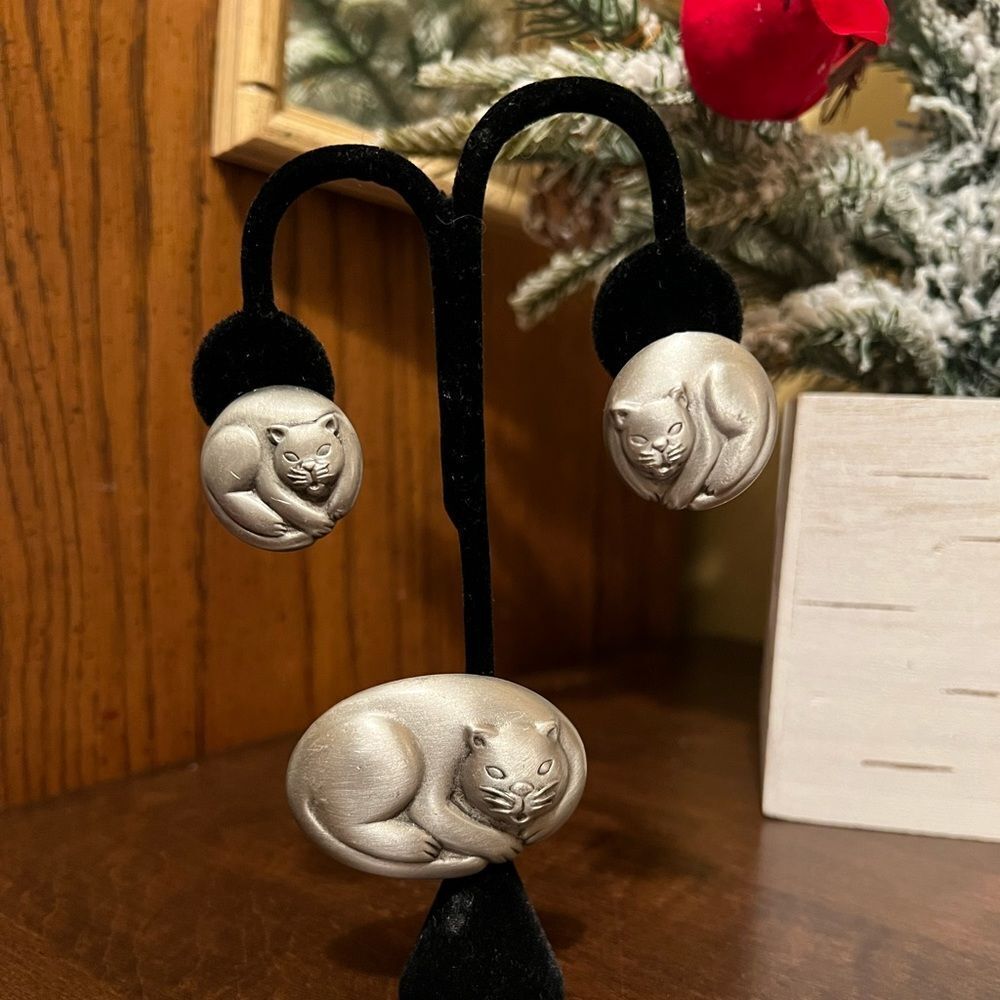 Vintage Signed Jj Pewter Sliping Cat Pin Brooch And Earrings 40$
